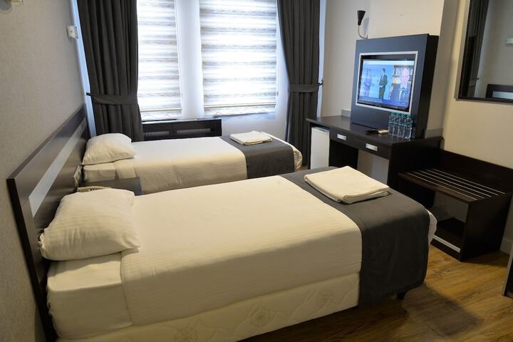 Room 12 of 31