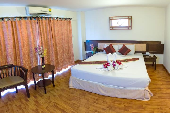 Room 6 of 79