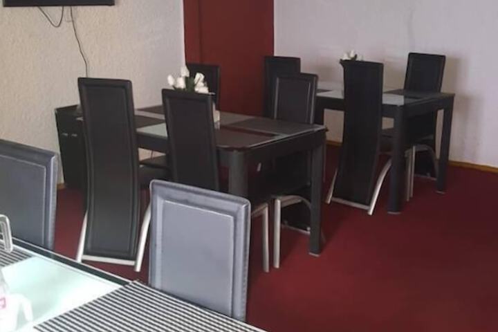 Dining 11 of 20
