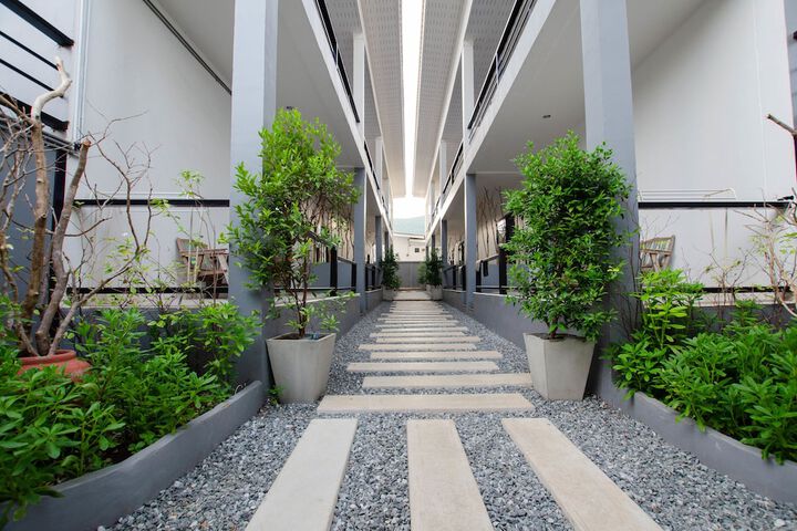 Ballroom/Hall 44 of 50