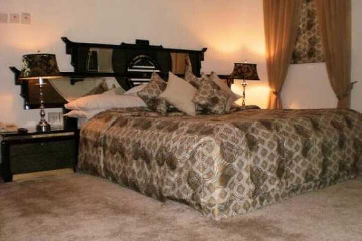 Room 2 of 9