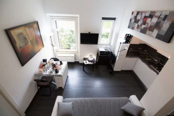 Room 15 of 19