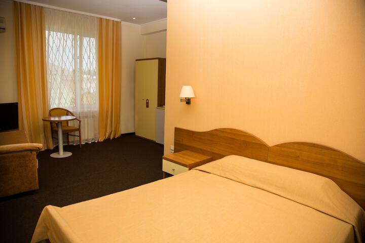 Room 10 of 71