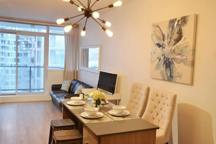 Room 4 of 20