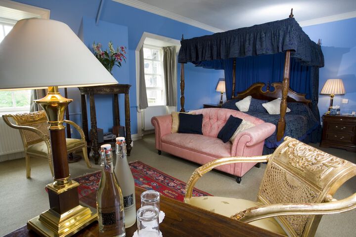 Room 4 of 69