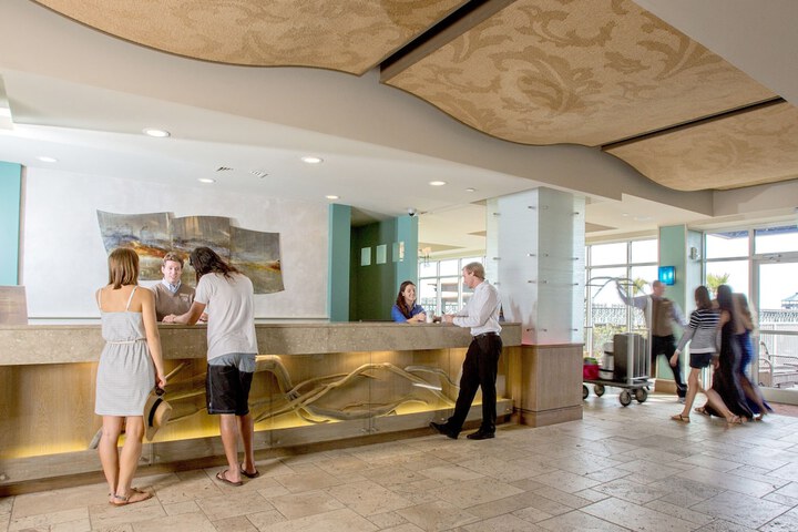 Entrance & Lobby