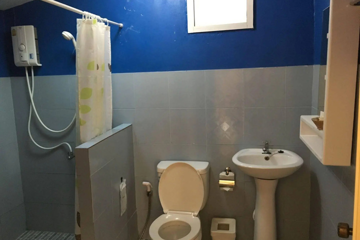 Room 7 of 14