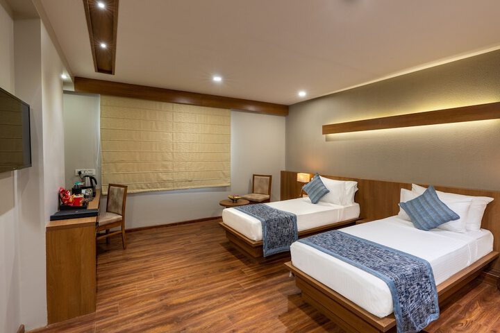 Room 9 of 31