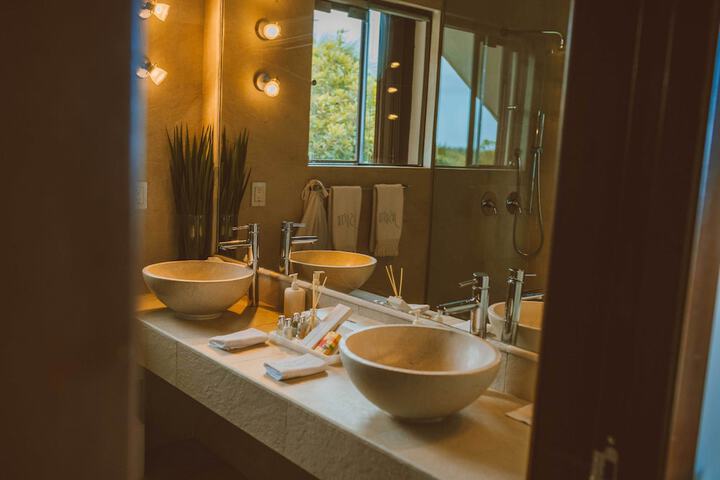 Room 65 of 131