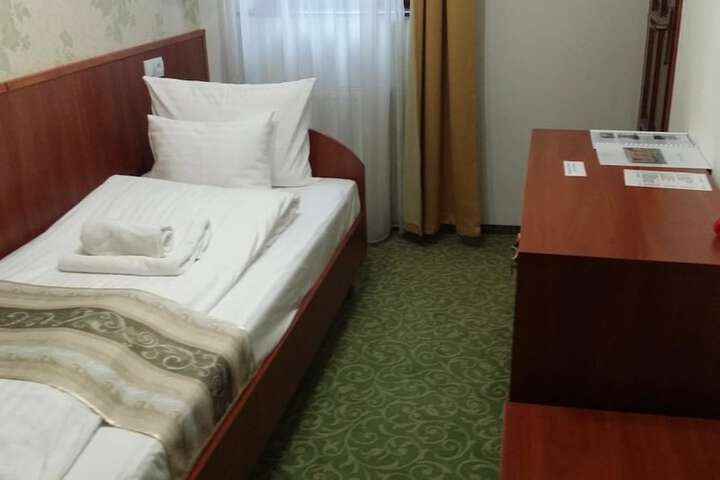 Room 10 of 48
