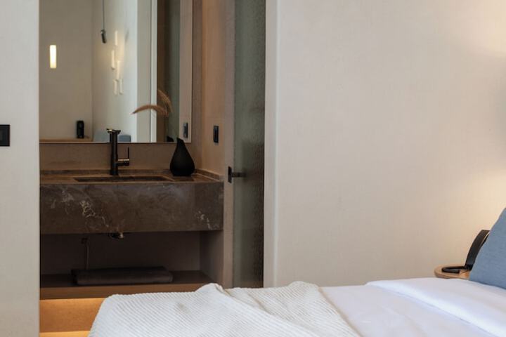 Room 72 of 121