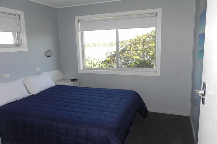 Room 6 of 31