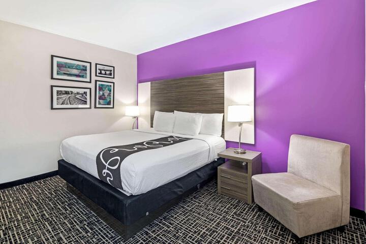 1 King Bed (1 of 8)