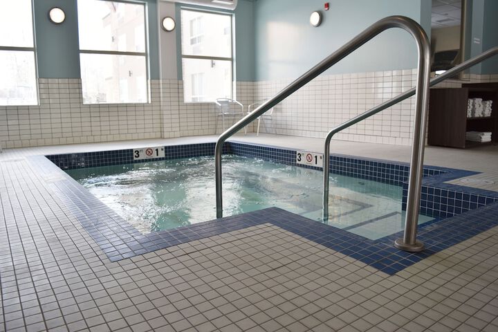 Hotel with Pool