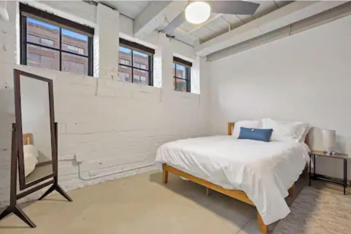 Room 9 of 237