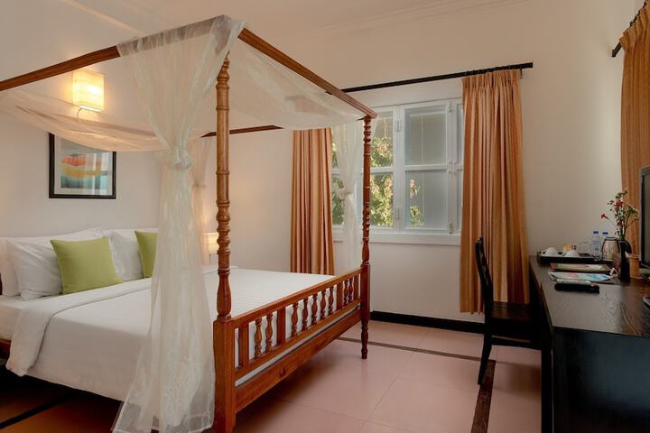 Room 10 of 49