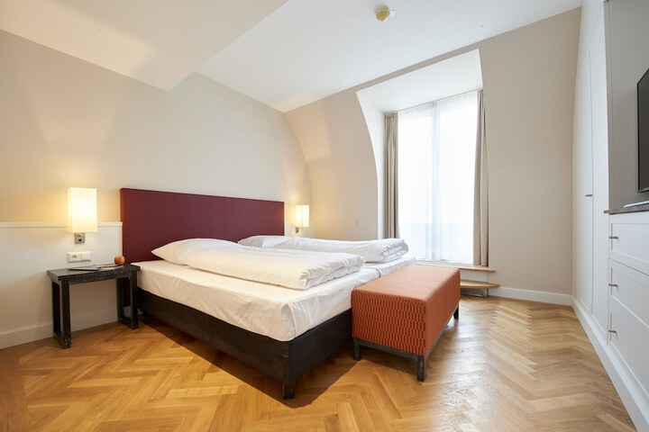 Room 14 of 63