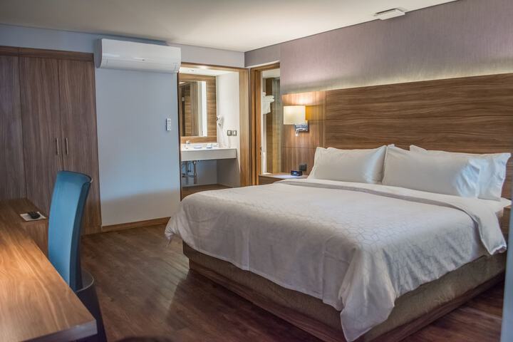 Room 14 of 61