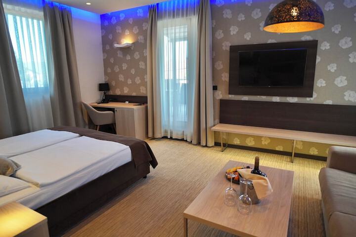 Room 14 of 73