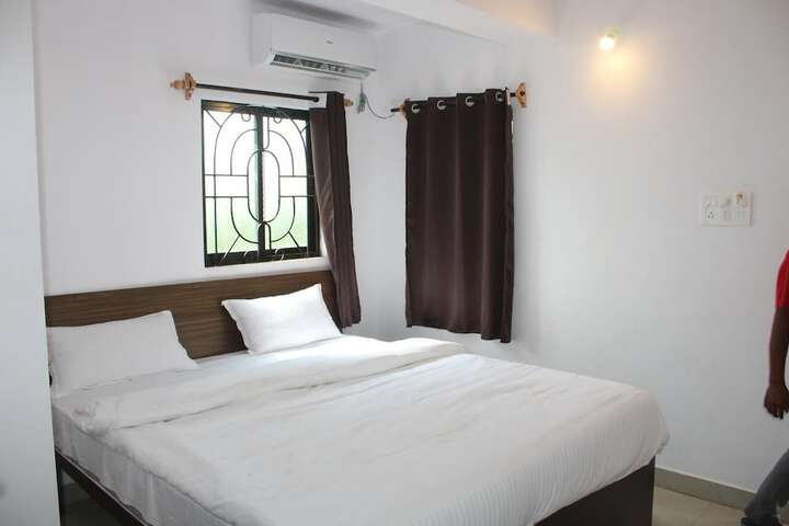 Room 4 of 11