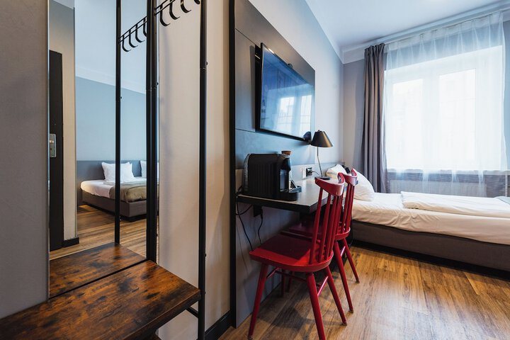 Room 31 of 65