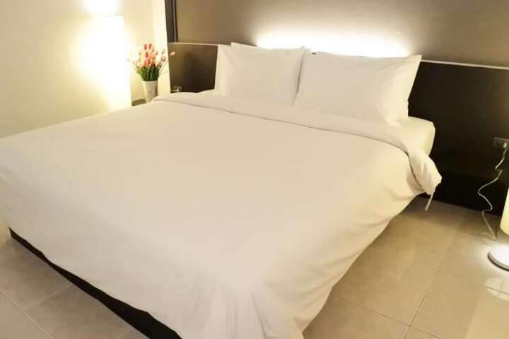 Room 6 of 56