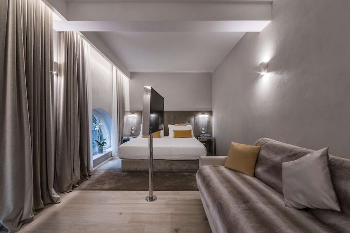 Room 36 of 85