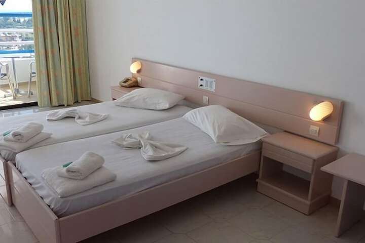 Room 8 of 29