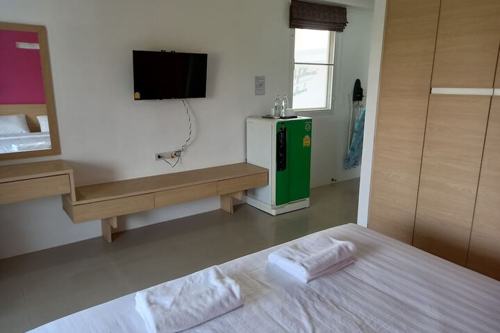 Room 33 of 94