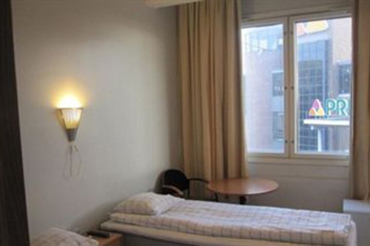 Room 4 of 11