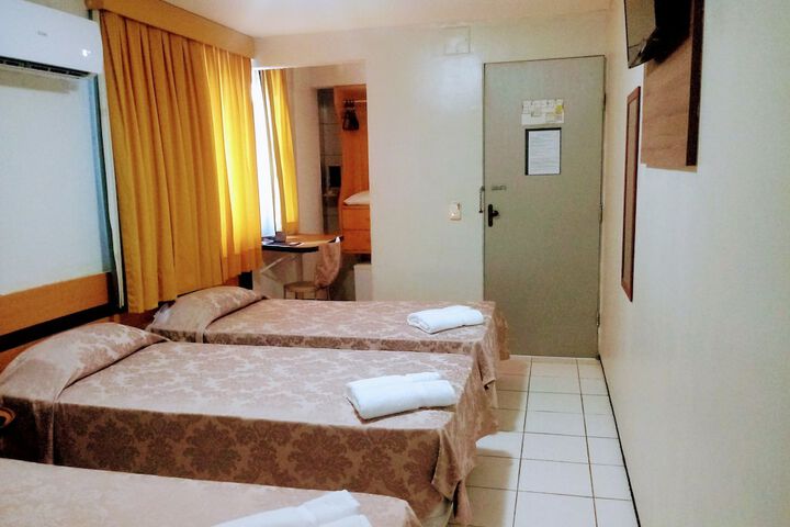 Room 10 of 37