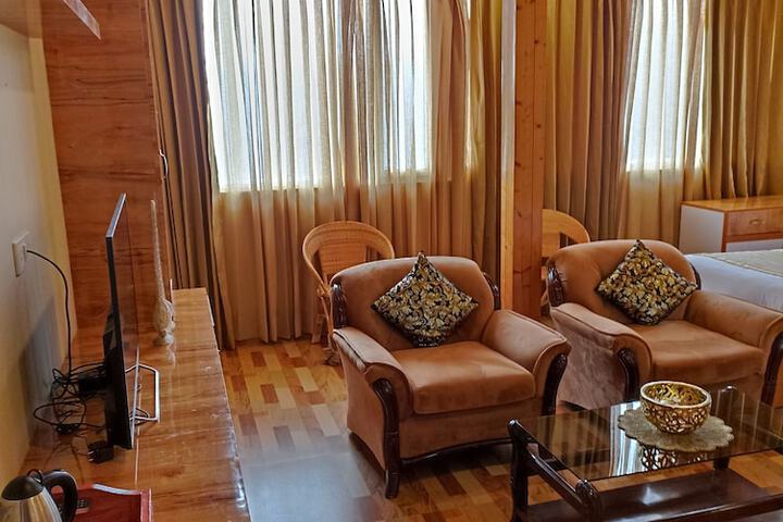 Room 12 of 26