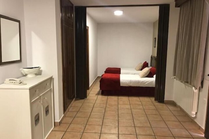 Room 11 of 25