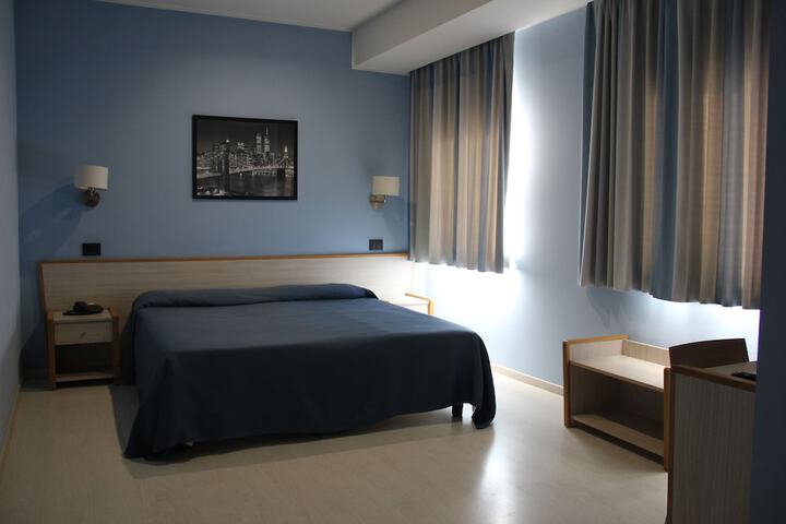 Room 6 of 37