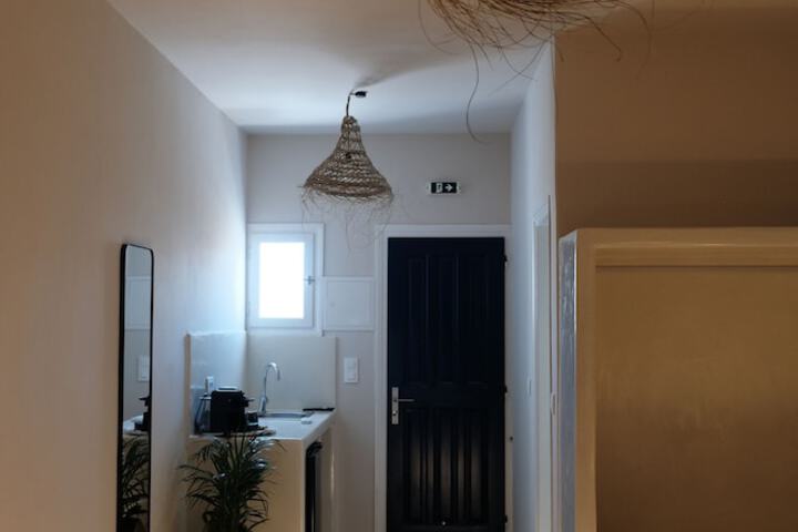 Room 3 of 33