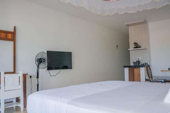 Room 5 of 50