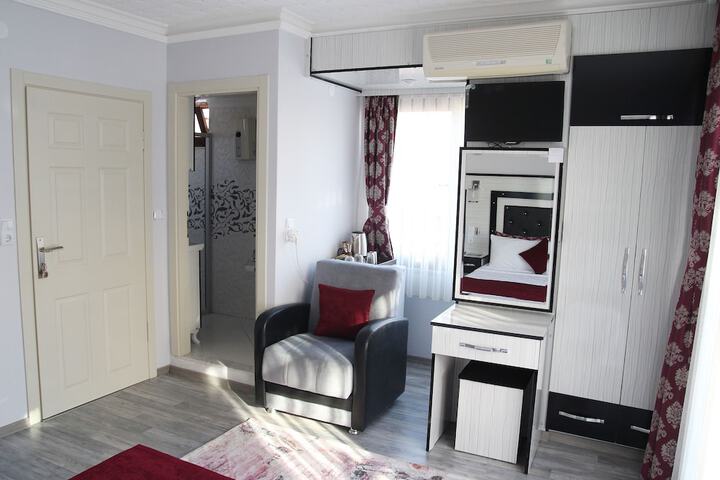 Room 11 of 27