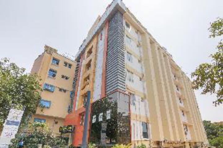 Capital O 36472 Hotel Raj Vista Suites
