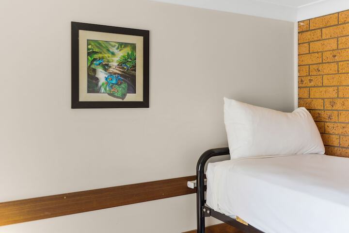 Room 19 of 105