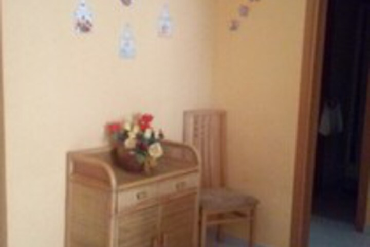 Room 10 of 16