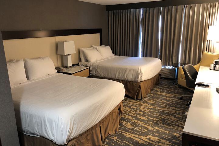 2 Queen Beds (7 of 27)