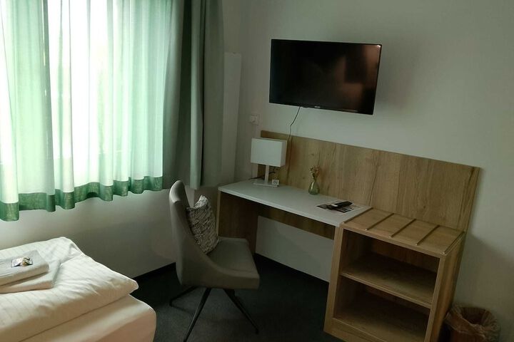 Room 21 of 31