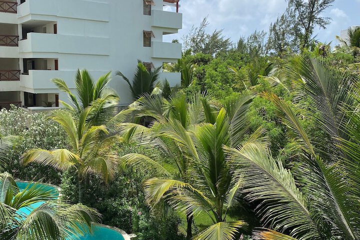 Hotel Exterior 93 of 93