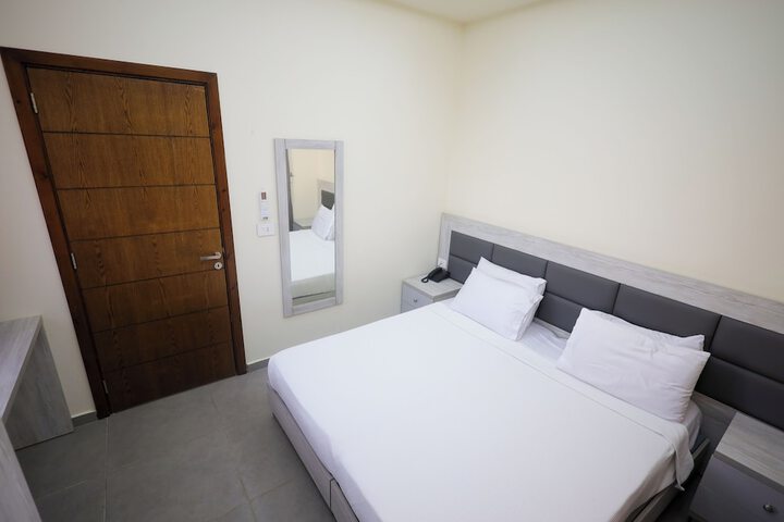 Room 9 of 52