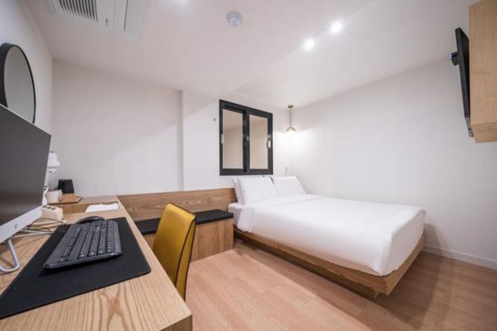 Room 5 of 56