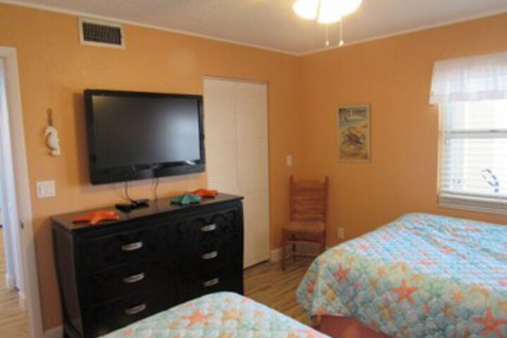 Room 9 of 11