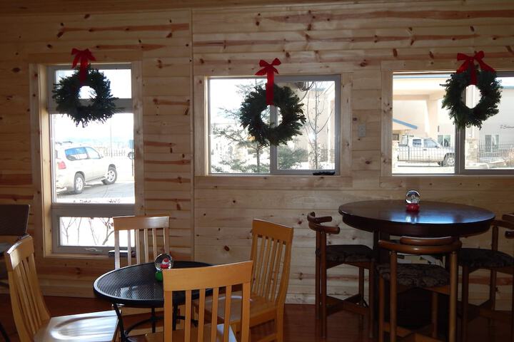 Breakfast/Coffee Service 24 of 36