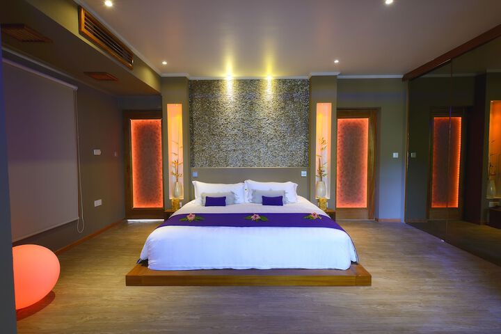 Room 2 of 120