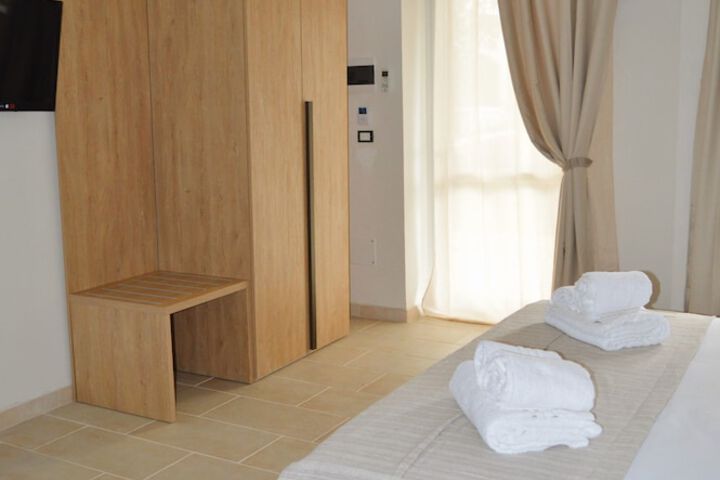 Room 21 of 96