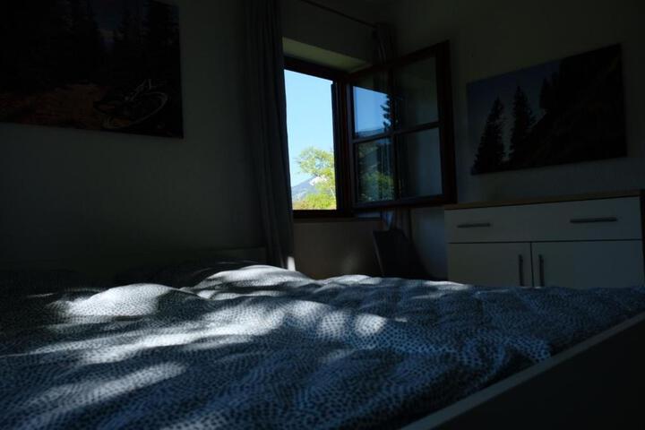Room 8 of 9